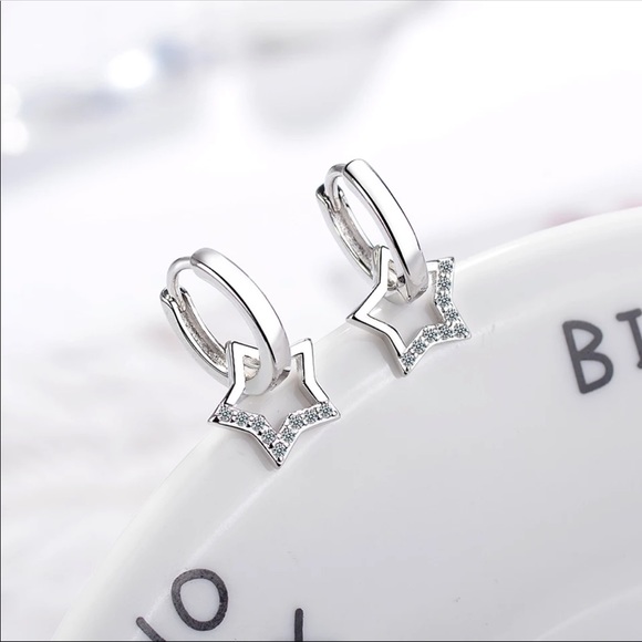 🌟 Sterling Silver 925 Star Huggie Hoop Earrings - Picture 5 of 6